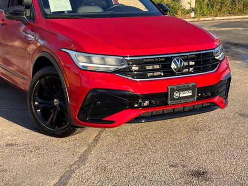 2024 Volkswagen Tiguan 2.0T SE R-Line Black