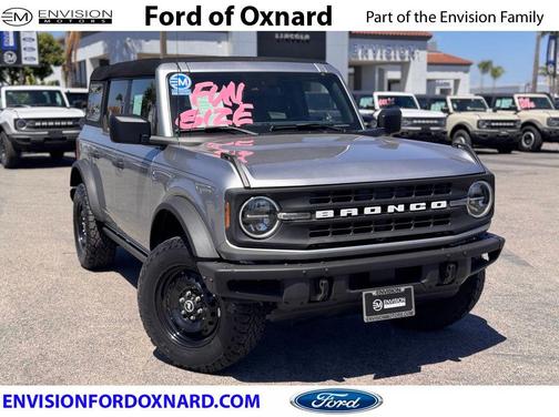 Iconic Silver Metallic 2023 Ford Bronco Black Diamond