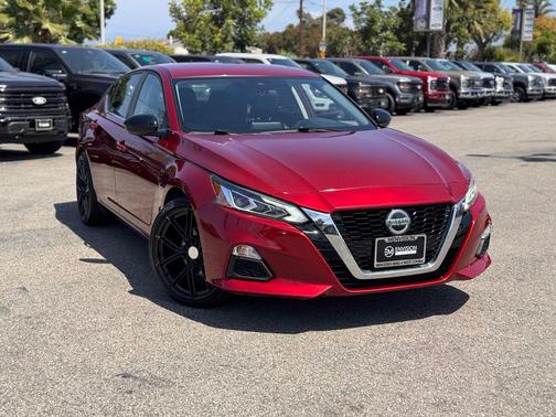 Scarlet 2020 Nissan Altima SR FWD