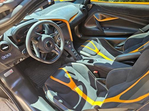 2018 McLaren 720S Base