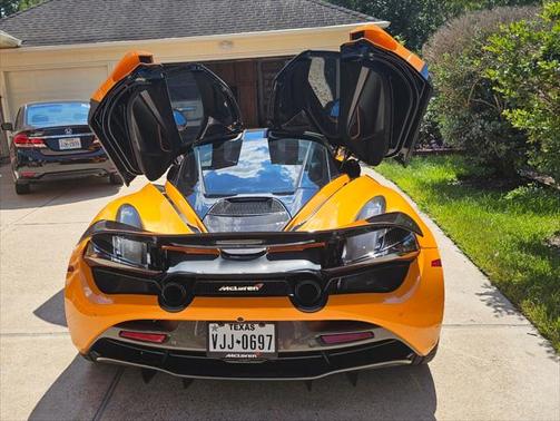 2018 McLaren 720S Base