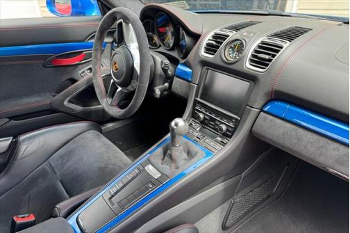 2016 Porsche Cayman GT4