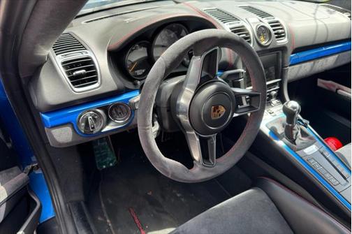 2016 Porsche Cayman GT4