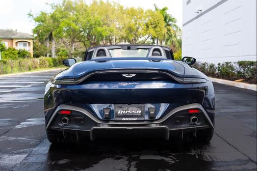 2021 Aston Martin Vantage Roadster