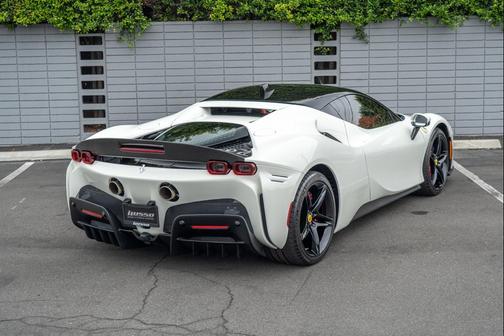2022 Ferrari SF90 Stradale Coupe