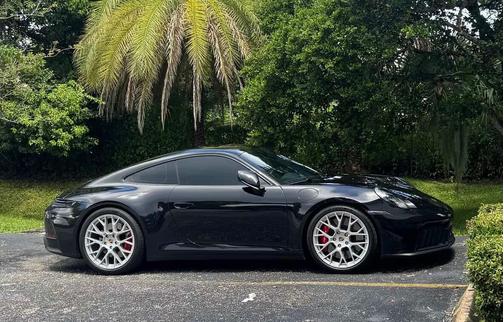 2025 Porsche 911 Carrera GTS