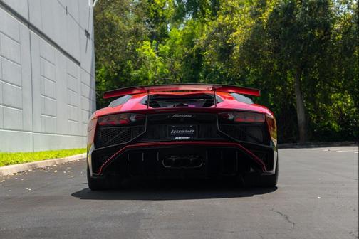 2016 Lamborghini Aventador LP750-4 Superveloce