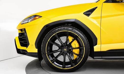 2022 Lamborghini Urus Pearl Capsule