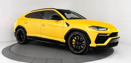 2022 Lamborghini Urus Pearl Capsule