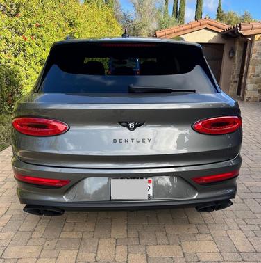 2022 Bentley Bentayga V8