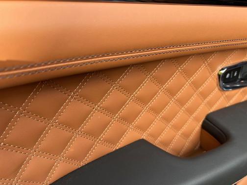 2022 Bentley Bentayga V8