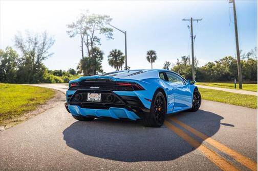 2022 Lamborghini Huracan EVO Coupe RWD