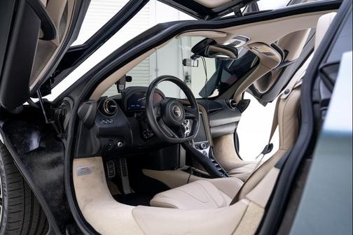 2018 McLaren 720S Base