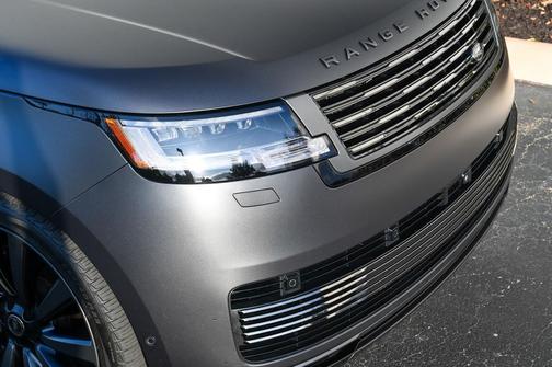 2024 Land Rover Range Rover P615 SV