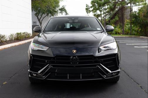 2024 Lamborghini Urus Performante