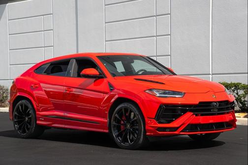 2023 Lamborghini Urus S