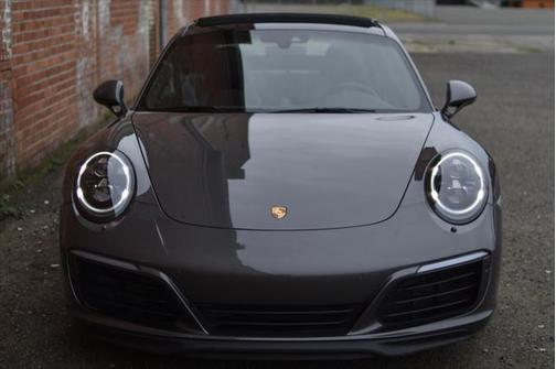 2017 Porsche 911 Carrera 4S