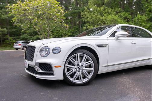 White 2024 Bentley Flying Spur Mulliner V8