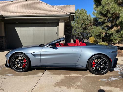 2021 Aston Martin Vantage Roadster