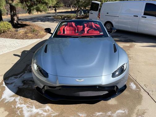 2021 Aston Martin Vantage Roadster