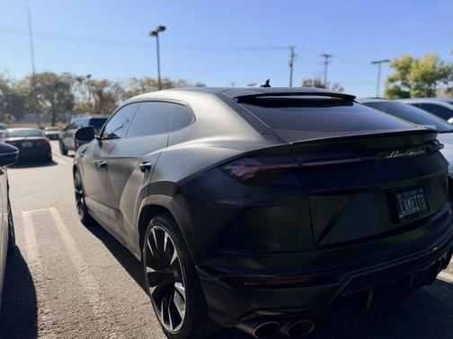 2022 Lamborghini Urus SUV