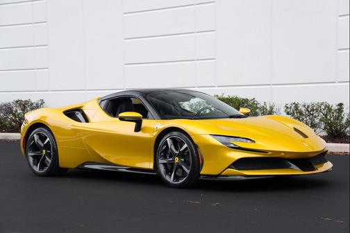 Giallo Montecarlo 2022 Ferrari SF90 Spider Convertible