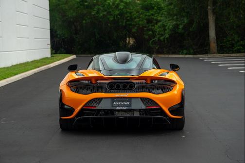 2021 McLaren 765LT Coupe
