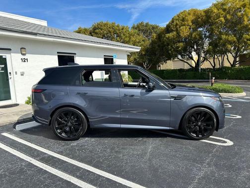 2023 Land Rover Range Rover Sport First Edition