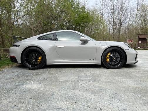 2024 Porsche 911 Carrera GTS