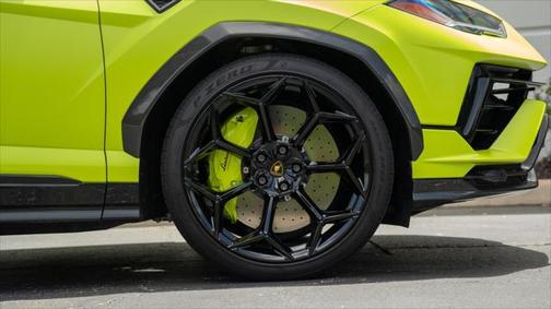2024 Lamborghini Urus Performante