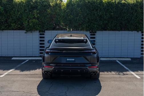 2024 Lamborghini Urus Performante