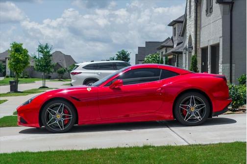 2015 Ferrari California T