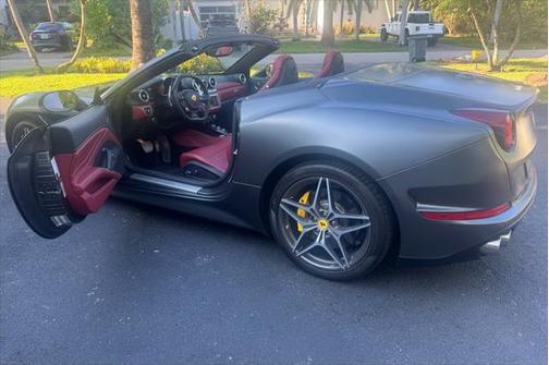 2016 Ferrari California T