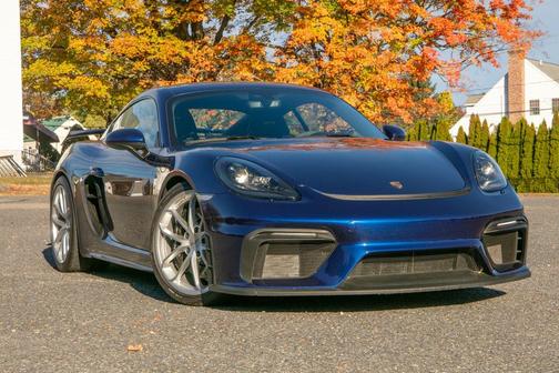 2022 Porsche 718 Cayman GT4