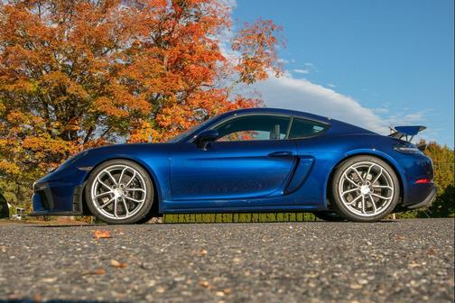 2022 Porsche 718 Cayman GT4