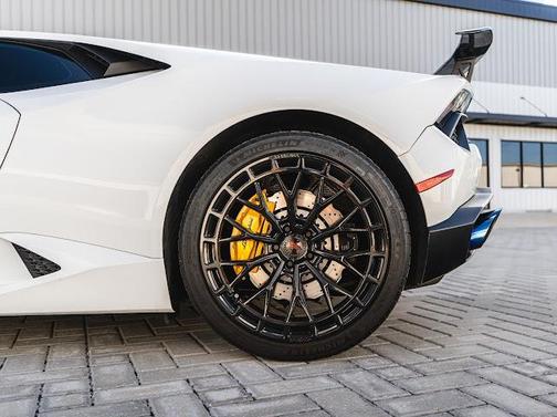2017 Lamborghini Huracan LP580-2