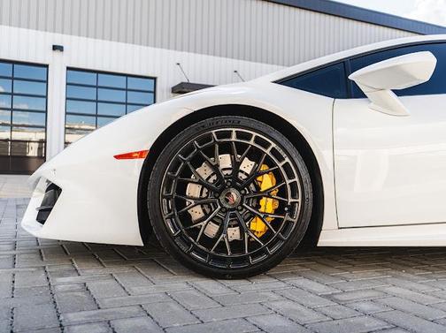 2017 Lamborghini Huracan LP580-2