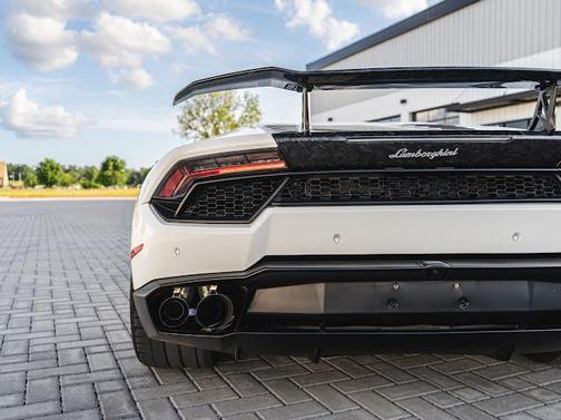 2017 Lamborghini Huracan LP580-2