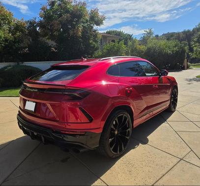 2022 Lamborghini Urus SUV