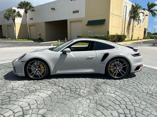 2022 Porsche 911 Turbo S