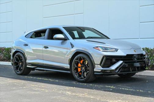 2024 Lamborghini Urus Performante