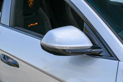 2024 Lamborghini Urus Performante