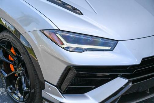 2024 Lamborghini Urus Performante