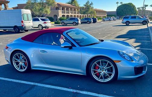2017 Porsche 911 Carrera 4S Cabriolet