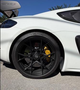 2024 Porsche 718 Cayman GT4 RS