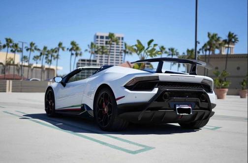 White 2018 Lamborghini Huracan Performante