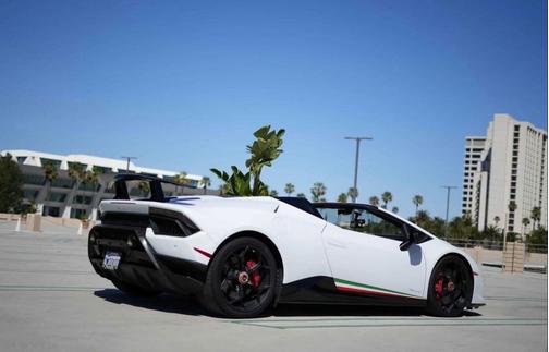 White 2018 Lamborghini Huracan Performante