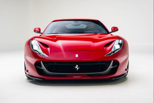 2019 Ferrari 812 Superfast Base