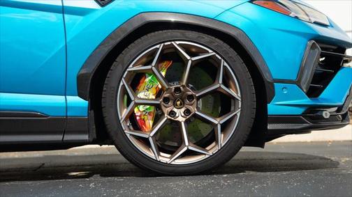 2023 Lamborghini Urus Performante