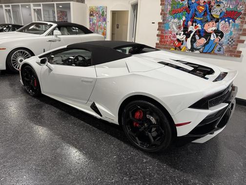 2022 Lamborghini Huracan EVO Spyder RWD